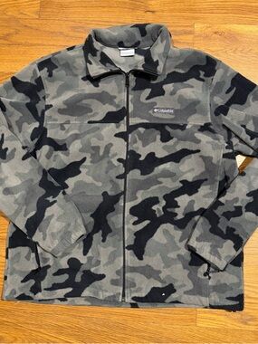 Columbia Gray and Black Camo Full-Zip Fleece Jacket